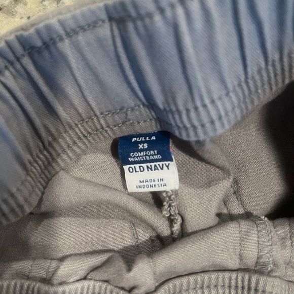 Old Navy Women's Gray Cargo Pants, XS - Picture 2 of 2